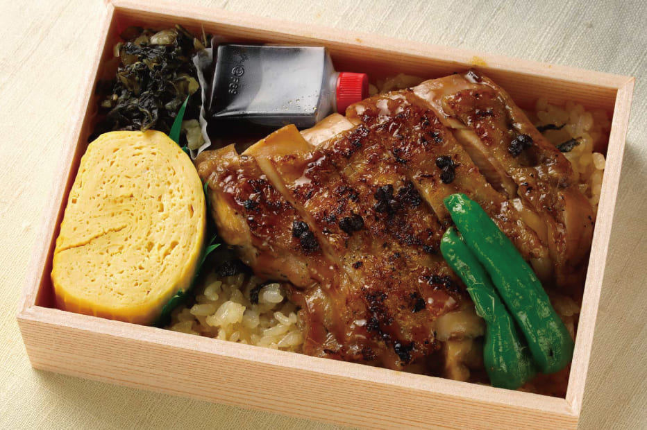 名物 ももの炭火焼弁当